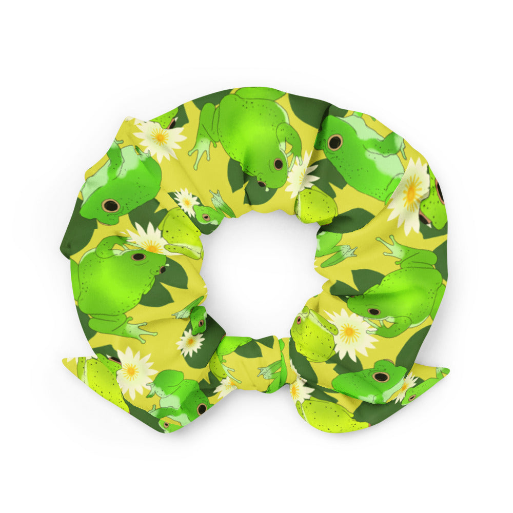 Kero-kero Scrunchie features vibrant frog patterns, perfect for showing off your love for frogs in style.