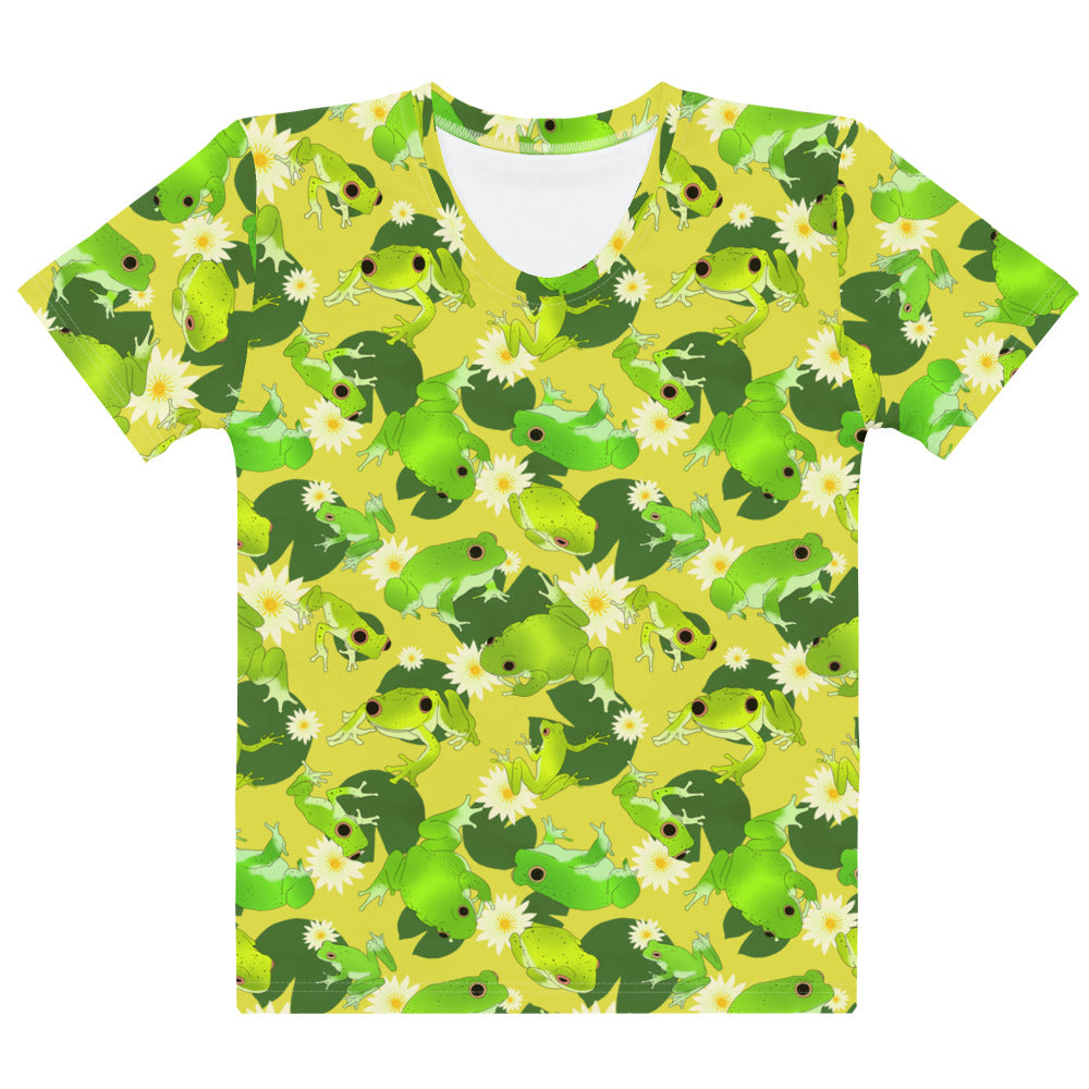 Bright and playful Kero-kero T-shirt featuring vibrant frog designs, perfect for a comfortable, stylish look.