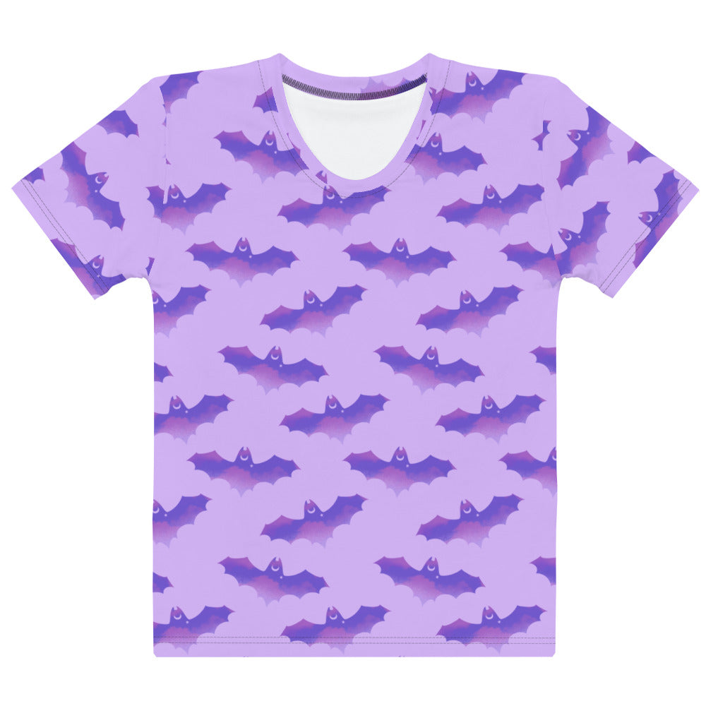 Morrigan T-shirt featuring a playful bat design, perfect for sunny days and stylish comfort.