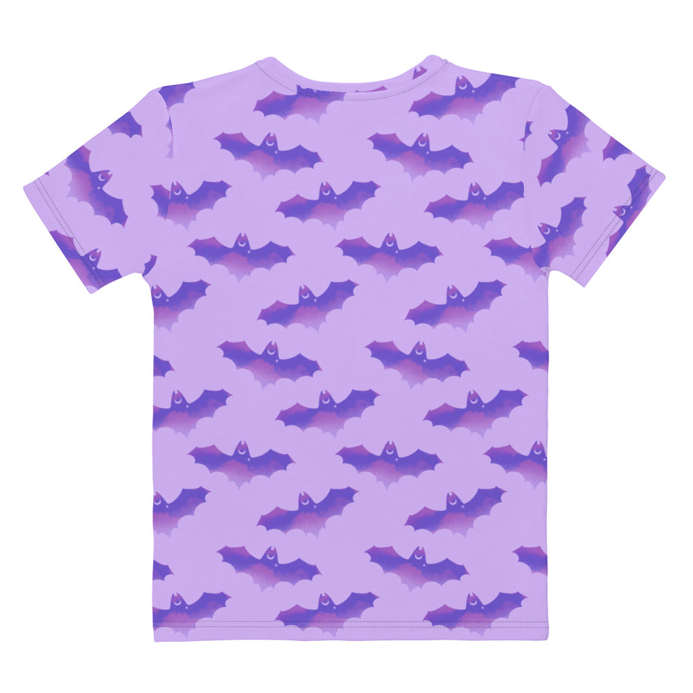 Morrigan T-shirt featuring a playful bat design, perfect for sunny weather and stylish comfort.
