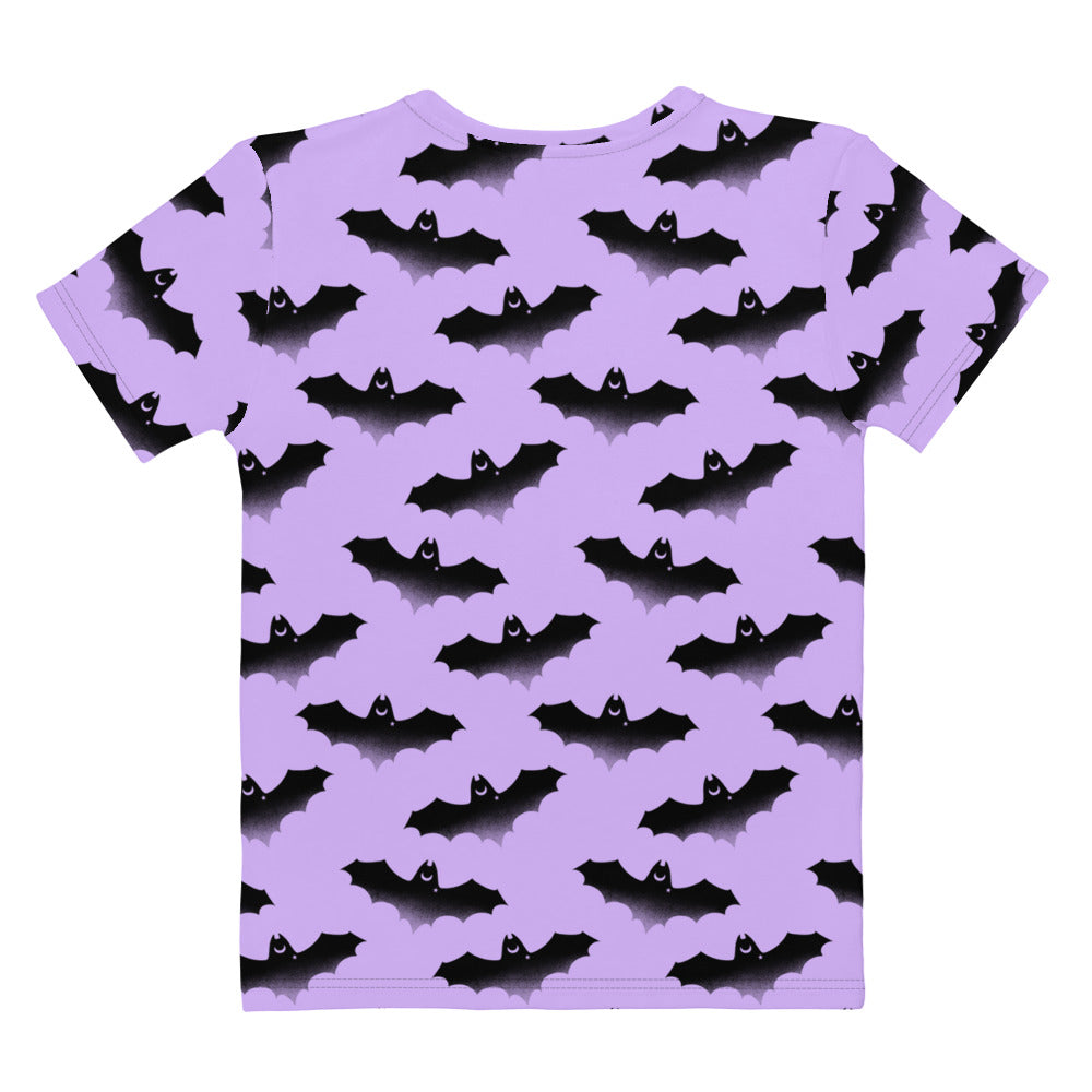 Morrigan T-shirt featuring a fun bat design, perfect for sunny days and comfortable wear. Ideal for bat lovers!
