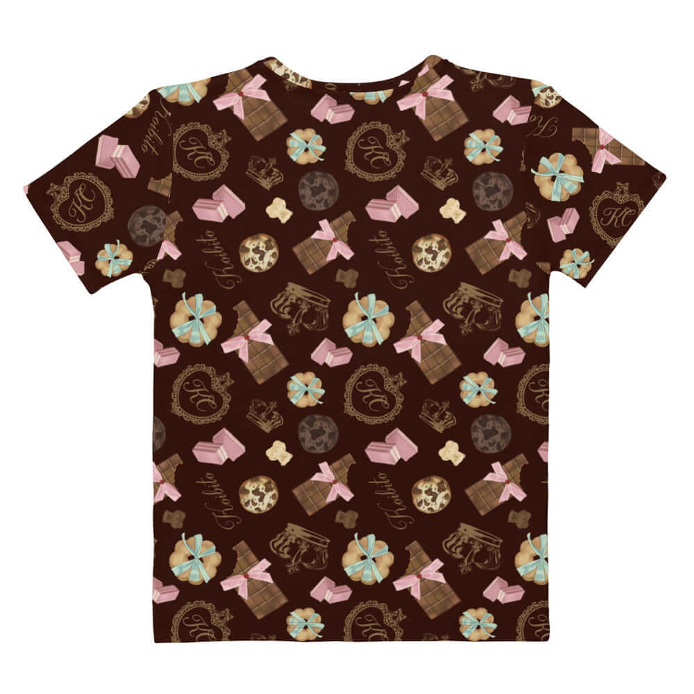 Stylish Royal Cookie T-shirt featuring a playful chocolate pattern, perfect for casual outings.
