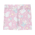 Fluffy and playful, the Snow Kitten Shorts feature adorable kittens for a cute workout look. Perfect for pairing!